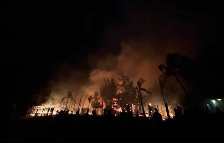 কিংশুক ইকো রিসোর্টের পরিচালক আবসার কামাল বলেন, দ্বীপের গলাচিপায় আমার রিসোর্টসহ বিচ ভ্যালি ও সায়রী ইকো পুড়ে গেছে। এতে প্রায় ১৫ কোটি টাকার ক্ষতি হয়েছে।