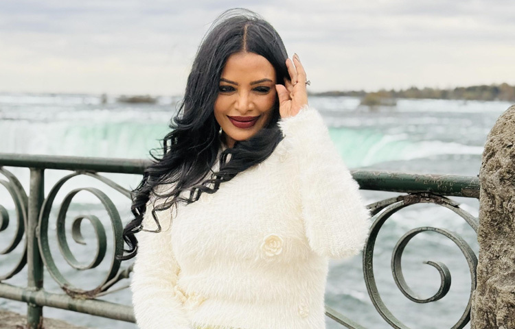 ১৯৯৬ সালে তিনি লেখক হুমায়ূন আহমেদের অত্যন্ত জনপ্রিয় নাটক ‘কোথাও কেউ নেই’তে অভিনয় করেছেন এবং এর মাধ্যমেই তিনি সবচেয়ে আলোচিত হন। এ ছাড়া ‘নাট্যযুদ্ধ’ নামের একটি রিয়েলিটি শোয়ের বিচারক হিসেবে অংশগ্রহণ করেন তিনি। সিওল, দক্ষিণ কোরিয়াতে আন্তর্জাতিক ‘থিয়েটার ফেস্টিভাল’ অনুষ্ঠানে অংশ নেন।