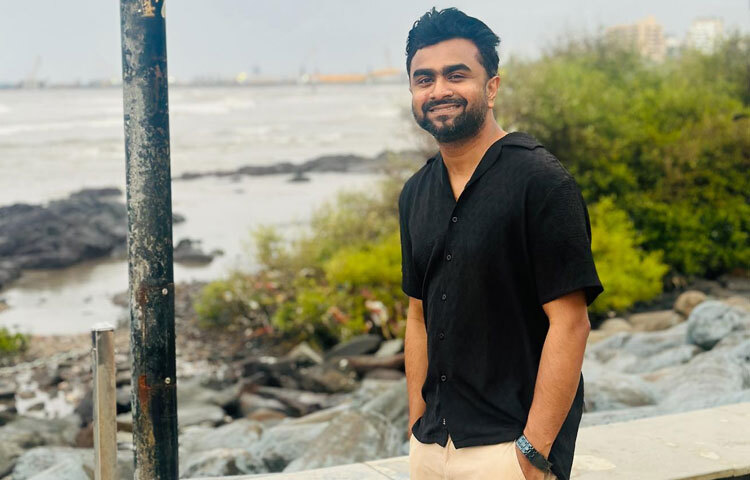 ২০০৮ সালে ‘চ্যানেল আই সেরা কণ্ঠ’ প্রতিযোগিতায় অংশগ্রহণের মাধ্যমেই সঙ্গীতাঙ্গনে আলোচনায় আসেন ইমরান। সেই প্রতিযোগিতায় তার প্রতিভা দর্শক-শ্রোতা এবং বিচারকদের নজর কাড়ে। এর পর থেকে ধীরে ধীরে একের পর এক জনপ্রিয় গান উপহার দিয়ে তিনি নিজেকে প্রতিষ্ঠিত করেন আধুনিক বাংলা গানের অন্যতম সেরা কণ্ঠশিল্পী হিসেবে।