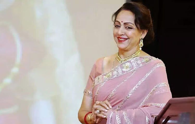 আজ, যখন তার বয়স সত্তরের ওপরে, তখনও হেমা মালিনীর হাসি যেন সময়কে ভুলিয়ে দেয়। তার চোখের দীপ্তি এখনো বলে সৌন্দর্য কেবল ত্বকের নয়, আত্মারও এক পরিমাপ। তিনি সেই অভিনেত্রী, যিনি প্রমাণ করেছেন জীবনের প্রতিটি অধ্যায়েই নারী নিজের আলোকিত রূপ তৈরি করতে পারে, যদি তার সাহস থাকে নিজের মতো বাঁচার।