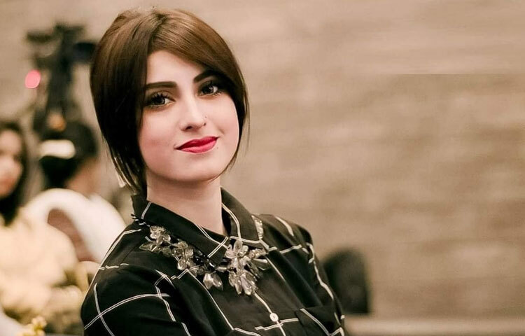 বিজ্ঞাপন থেকে নাটক, শখের পদচারণা ছিল স্বাভাবিক ও গ্রহণযোগ্য। নাটকে তিনি শুধু চরিত্রে অভিনয় করেননি, বরং চরিত্রকে নিজের ভেতরে ধারণ করেছেন। বিভিন্ন নাটকে তার প্রাণবন্ত অভিনয় দর্শককে সহজেই গল্পের ভেতরে নিয়ে যায়।