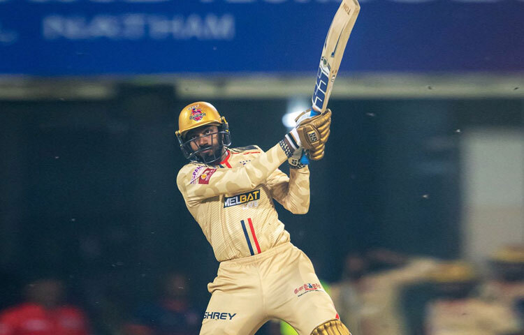 তার ক্রিকেট জীবনে এক বিশেষ বিষয় হলো সংঘর্ষ ও ধৈর্য। প্রথমে নিয়মিত সুযোগ না পেয়ে হতো হাল ছেড়ে দেওয়ার মতো পরিস্থিতি, কিন্তু বিজয় কখনোও হাল ছাড়েননি। তিনি জানতেন, কঠোর পরিশ্রম এবং নিজেকে প্রতিনিয়ত উন্নত করা ছাড়া সফল হওয়া সম্ভব নয়। সেই ধৈর্যই তাকে ভারতের জাতীয় দলে নিয়মিত জায়গা করে দিয়েছে।