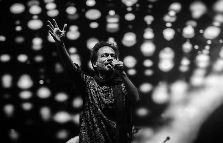 ১৯৯৩ সালে তার প্রথম অ্যালবাম ‘এই বেশ ভালো আছি’ প্রকাশ হয়। সেই অ্যালবামেই বেশ জনপ্রিয় হয়ে উঠেন তিনি। এরপর আর কখনো তাকে পেছনে ফিরে তাকাতে হয়নি।