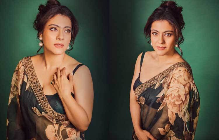 স্লিভলেস ব্লাউজের সঙ্গে প্রিন্টের শাড়িতে আবেদন ছড়াচ্ছেন নব্বই দশকের জনপ্রিয় এই নায়িকা। ছবি: ইনস্টাগ্রাম