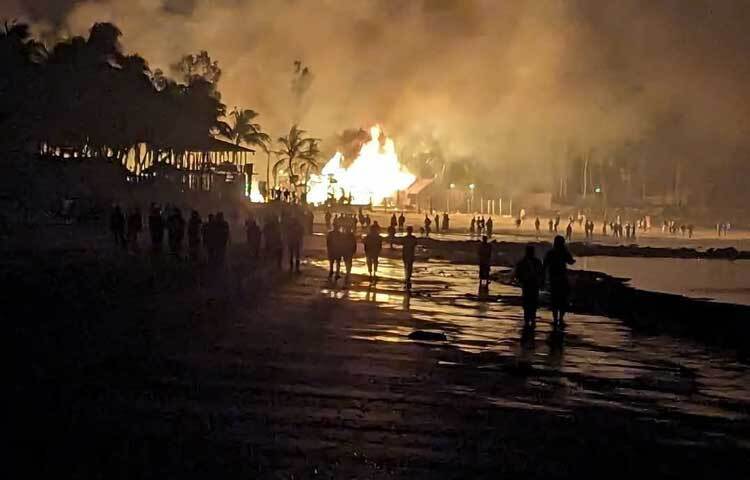 পরে সবার চেষ্টায় দুই ঘণ্টা পর নিয়ন্ত্রণে আসে আগুন। তবে তার আগেই রিসোর্টগুলো পুড়ে ছাই হয়ে যায়।