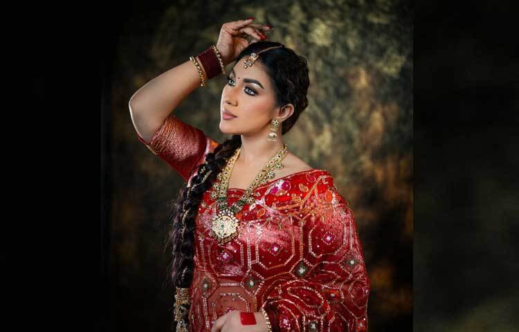 বউসাজে অপরূপ অভিনেত্রী।