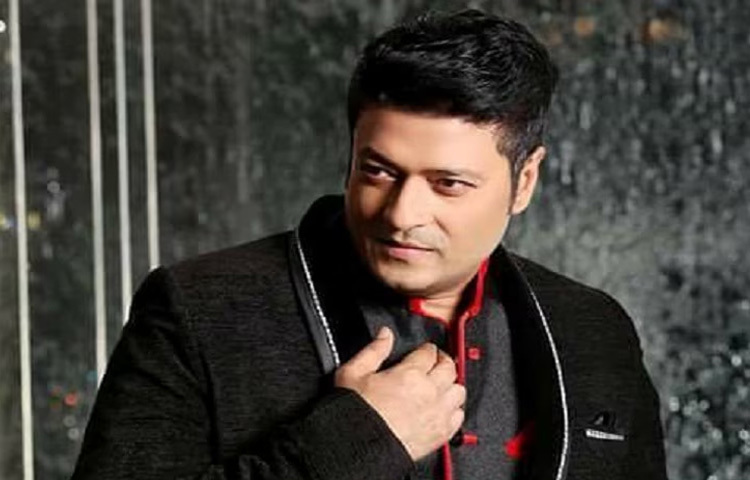 ১৯৯৮ সালে ভারতের চলচ্চিত্রকার বাসু চ্যাটার্জি পরিচালিত যৌথ প্রযোজনার ছবি হঠাৎ বৃষ্টি ছবির মাধ্যমে ব্যাপক জনপ্রিয় হয়ে উঠেন তিনি।