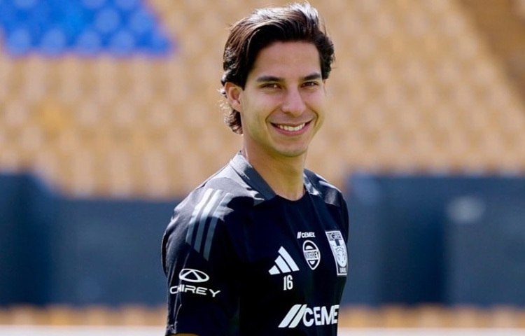 ২০১৭ সালে মাত্র ১৬ বছর বয়সেই ক্লাব আমেরিকার হয়ে সিনিয়র অভিষেক ঘটে তার। অল্প সময়েই কোচ, দর্শক ও বিশ্লেষকদের নজরে আসেন তিনি।