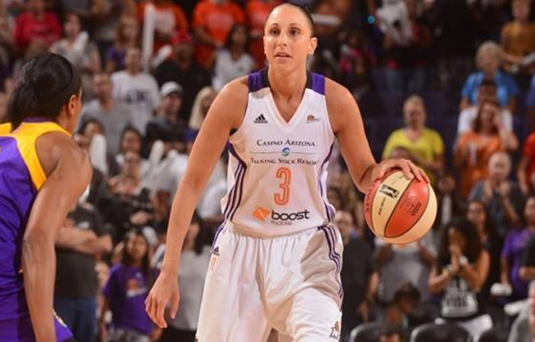 ডায়ানা টরাসির নামের পাশে যুক্ত রয়েছে অজস্র রেকর্ড। তিনি ‘ডবলিউএনবিএ’র সর্বোচ্চ পয়েন্ট সংগ্রাহক। দশ হাজার পয়েন্টের মাইলফলক ছুঁয়ে তিনি প্রমাণ করেছেন কেন তাকে ‘স্কোরিং মেশিন’ বলা হয়।