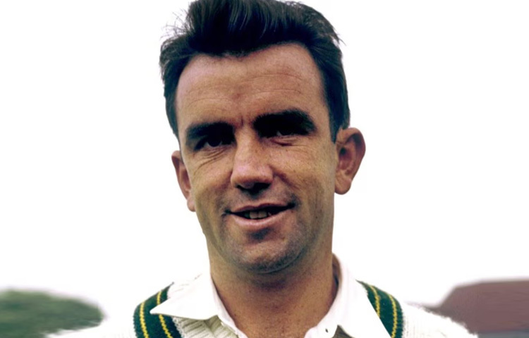 ১৯৬৪ সালে ইংল্যান্ডের ম্যানচেস্টারে তার ক্যারিয়ারের সবচেয়ে বিখ্যাত ইনিংস আসে অবিচল ৩১১ রান। ১৩ ঘণ্টা ব্যাট করে এই ম্যারাথন ইনিংস খেলেছিলেন তিনি। তখনকার অস্ট্রেলিয়ার ব্যাটিং সংকটে তার এই ইনিংস শুধু দলকে বাঁচায়নি, বরং তাকে ক্রিকেট ইতিহাসের পাতায় অমর করে দেয়।