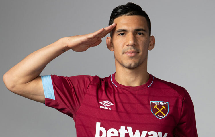 বালবুয়েনার ক্যারিয়ারের শুরু ২০১০ সালে প্যারাগুয়ের ক্লাব সেরো পোর্তেনো পিএফ দিয়ে। এখানেই তিনি নিজের ডিফেন্সিভ দক্ষতার পরিচয় দেন। এরপর রুবিও নু এবং ন্যাশনাল আসুনসিওন-এ খেলে ধীরে ধীরে জনপ্রিয়তা অর্জন করেন। তার খেলার ধরন, দৃঢ় ট্যাকল, সঠিক পজিশনিং এবং লং পাস দেওয়ার ক্ষমতা তাকে অন্যদের থেকে আলাদা করে তোলে।