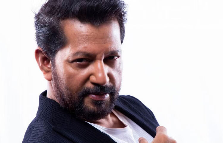 টেলিভিশনে জনপ্রিয়তা পাওয়ার পর সিনেমার পর্দাতেও অভিনয় করেন তিনি। ‘লালসালু’, ‘প্রেমের কাহিনি’, ‘জান্নাত’, ‘সুবর্ণভূমি’সহ কয়েকটি চলচ্চিত্রে তার অভিনয় প্রশংসিত হয়। বিশেষ করে ‘লালসালু’ ছবিতে তার চরিত্র ফুটিয়ে তোলার ক্ষমতা প্রমাণ করে দিয়েছিল, তিনি কেবল ছোট পর্দায় নয়, বড় পর্দাতেও সমান দক্ষ।