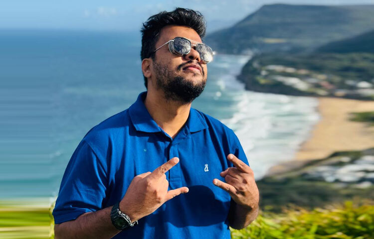 ‘লাল নীল কাহিনী’, ‘ফার্স্ট লুক’, ‘সেকেন্ড চান্স’, ‘মায়ার খাঁচা’, ‘বড় ছেলে’, ‘তুমিই সেই তুমি’ এমন বহু নাটকই আলোচিত হয়েছে। এর মধ্যে ‘বড় ছেলে’ নাটকটি শুধু ভিউয়ের দিক থেকে নয়, দর্শকের হৃদয়ের দিক থেকেও এক নতুন ইতিহাস সৃষ্টি করে।