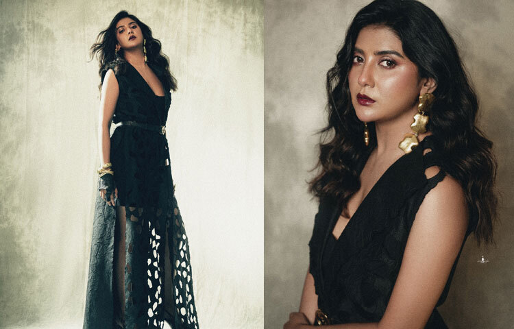 অভিনয়ের পাশাপাশি পার্ণো মিত্র মডেলিং জগতে সক্রিয়। ফ্যাশন শো, বিজ্ঞাপন এবং প্রমোশনে তার উপস্থিতি একটি নতুন মাত্রা যোগ করেছে। শুধুমাত্র চেহারা নয়, বরং আত্মবিশ্বাস এবং প্রফেশনালিজম তাঁকে আলাদা করে তুলে ধরেছে।