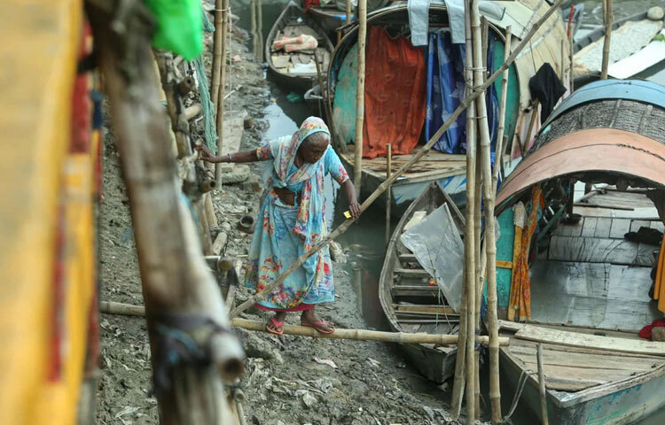 শহরের ভিড় থেকে দূরে, তুরাগের ঢেউয়ের সঙ্গে মিশে আছে এক অন্যরকম জীবনের গল্প নিঃশব্দ অথচ গভীর।