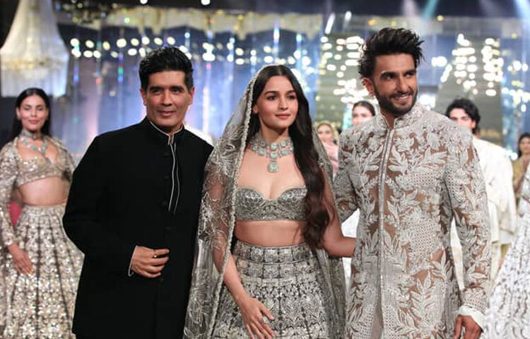 কিন্তু সেই ‘ছোট্ট শুরু’ ধীরে ধীরে বদলে যায়। ১৯৯০–র দিকে বলিউডে পা রেখেছিলেন কস্টিউম স্টাইলিস্ট হিসেবে; আর ১৯৯৫–এ ‘রঙলীলা’ ছবির জন্য কস্টিউম ডিজাইন করে পেয়েছেন ‘বেস্ট কস্টিউম ডিজাইনারের ফিল্মফেয়ার পুরস্কার’। এই সাফল্য ছিল তার কেরিয়ারের প্রথম বড় মাইলস্টোন।