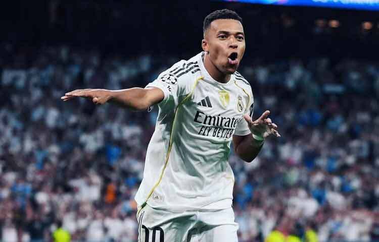 কিলিয়ান এমবাপে ফ্রান্স জাতীয় দলের জার্সিতেও অসাধারণ অবদান রেখেছেন। ২০১৮ সালের ফিফা বিশ্বকাপে তিনি তরুণতম খেলোয়াড়দের মধ্যে অন্যতম হিসেবে খেলার সুযোগ পান এবং দলের জয়জয়কারে গুরুত্বপূর্ণ ভূমিকা রাখেন। বিশ্বকাপ জয়ের এই অভিজ্ঞতা এমবাপেকে শুধু খ্যাতি দেননি, বরং ফ্রান্সের ফুটবলের নতুন প্রতীক হিসেবে প্রতিষ্ঠিত করেছেন।