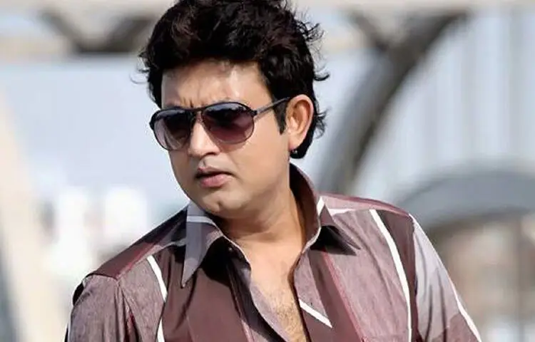 ৯০ দশকের স্টাইলিশ নায়ক হিসেবেও বেশ খ্যাতি পেয়েছেন আমিন খান। তিনি মানুষের হৃদয়ে বিশেষ জায়গা করে নিয়েছেন নানা রকম চরিত্রে অভিনয়ের মাধ্যমে।