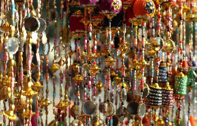 শৌখিন এই পণ্যের চাহিদা শহুরে জীবনে নেহাৎ কম নয়। দিন দিন আরও বাড়ছে এ শিল্পের চাহিদা।