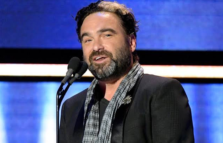 হলিউডের উজ্জ্বল আলোয় জ্বলজ্বলে হয়ে ওঠা অনেক তারকার ভিড়ে জনি ছিলেন বরাবরই আলাদা। তিনি ছিলেন শান্ত, বিনয়ী। তার এই নির্লিপ্ত স্নিগ্ধতা তাকে অন্যদের থেকে আলাদা করেছে।