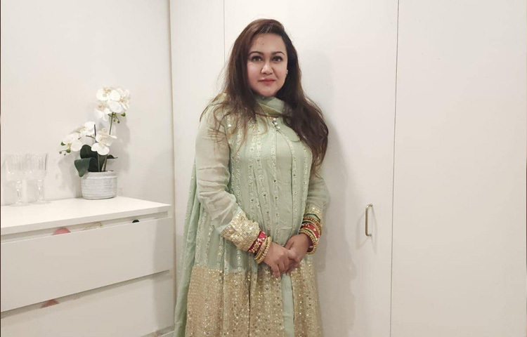 সিনেমার অবস্থা অবনতির দিকে যাওয়ায় উন্নত ভবিষ্যতের আশায় যুক্তরাষ্ট্রে পাড়ি জমিয়েছেন বিপাশা কবির।