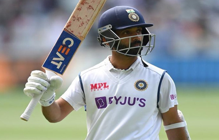 টেস্ট ক্রিকেটে বিদেশের মাটিতে শতরান, তাও আবার ক্রিকেটের মক্কা লর্ডসে; এটা প্রতিটি ব্যাটারের স্বপ্ন। রাহানে সেই স্বপ্ন পূরণ করেন ২০১৪ সালে। চ্যালেঞ্জিং কন্ডিশনে তার ১০৩ রানের ইনিংস ছিল ঐতিহাসিক এবং ভারতকে জয়ের দিকে নিয়ে যাওয়ার মূল ভিত্তি।