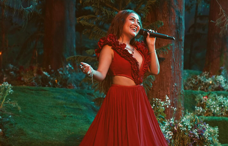 ২০১১ সালে সঙ্গীত পরিচালক প্রীতমের সুরে ‘সেকেন্ড হ্যান্ড জাওয়ানি’ গানটি গেয়ে আলোচনায় আসেন নেহা। তবে নেহার জনপ্রিয়তার মূল অধ্যায় শুরু হয় ২০১৪ সালে।