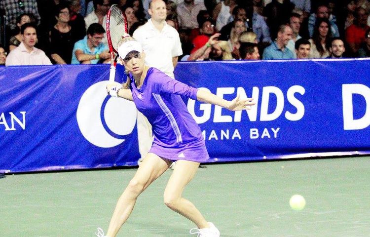 তার সবচেয়ে উজ্জ্বল সময় আসে ১৯৯৮-২০০০ সালের মধ্যে। এই সময় তিনি ডাবলস ক্যাটাগরিতে মার্কিন তারকা মার্টিনা হিঙ্গিসের সঙ্গে জুটি বাঁধেন। এই যুগল জুটি জেতে দুইবার অস্ট্রেলিয়ান ওপেন (১৯৯৯ ও ২০০২), এবং বছরের এক নম্বর ডাবলস র‍্যাংকিংয়ে ওঠেন। তার সর্বোচ্চ সিঙ্গেলস র‍্যাংকিং ছিল ৮, যা তিনি অর্জন করেন ২০০০ সালে।