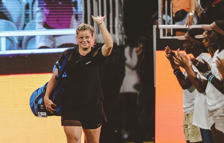 ২০০৭ সালে মাত্র ২৩ বছর বয়সে টেনিস থেকে অবসর নেন কিম। বিয়ে করেন এবং এক কন্যাসন্তানের মা হন। সবাই ভেবেছিল, হয়তো এখানেই শেষ। কিন্তু ২০০৯ সালে কিম ক্লাইস্টার্স কোর্টে ফিরে আসেন একেবারে নতুন রূপে। অবিশ্বাস্য হলেও সত্যি, ফেরার প্রথম বছরেই ইউএস ওপেন জয় করেন তিনি। এটাই ছিল নারীর ক্ষমতায়নের এক অনন্য বার্তা ‘মাতৃত্ব মানে বিরতি, শেষ নয়’।