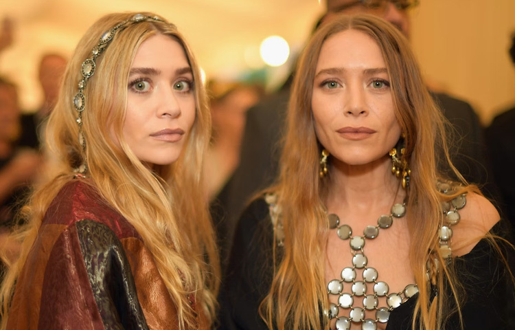 তাদের ফ্যাশন ব্র্যান্ড ‘দ্যা র’ ২০১২ ও ২০১৫ সালে ‘কাউন্সিল অব ফ্যাশন ডিজাইনারস অব আমেরিকা’ থেকে ‘উইমেনসওয়্যার ডিজাইনার অব দ্য ইয়ার’ পুরস্কার পায়। এছাড়াও, তারা ২০১৪, ২০১৮ এবং ২০১৯ সালে ‘অ্যাক্সেসরিজ ডিজাইনার অব দ্য ইয়ার’ পুরস্কার লাভ করেন।