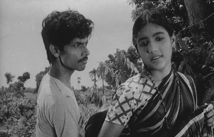 ১৯৭২ সালে মুক্তি পাওয়া ‘অরুণোদয়ের অগ্নিসাক্ষী’ বাংলা চলচ্চিত্রের ইতিহাসে বিশেষ স্থান দখল করে আছে। এই ছবির নায়িকা ছিলেন সুচন্দা, আর এটি ছিল মুক্তিযুদ্ধ-পরবর্তী বাংলাদেশের প্রথম চলচ্চিত্র। এই সিনেমা শুধু তাকে জনপ্রিয়তার চূড়ায় পৌঁছে দেয়নি, বরং একজন সংবেদনশীল অভিনেত্রী হিসেবে তার অবস্থানকে দৃঢ় করেছে।