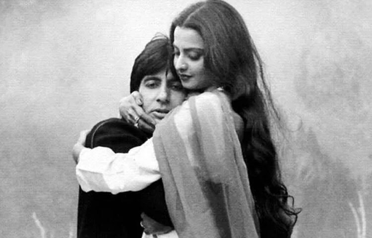 ১৯৭৬ সালে ‘দো আনার, এক আনার’ থেকে শুরু হওয়া তাদের পর্দার রসায়ন বাস্তবেও রটে যায় প্রেমের গুঞ্জনে। যদিও কখনও প্রকাশ্যে কেউ কিছু স্বীকার করেননি, তবুও তাদের একসঙ্গে তোলা কিছু বিরল ছবি আজও ভক্তদের কৌতূহলের কেন্দ্রবিন্দু।