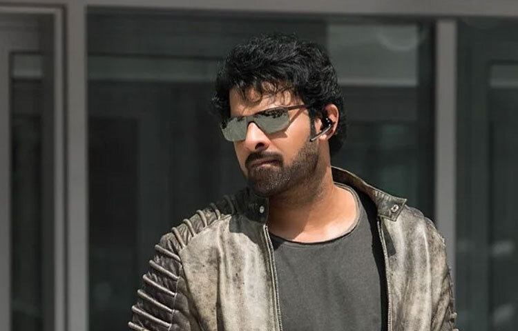 প্রভাস শুধু তেলুগু ইন্ডাস্ট্রিতেই সীমাবদ্ধ থাকেননি। ‘সাহো’ (২০১৯) দিয়ে তিনি বলিউডে প্রবেশ করেন। যদিও সমালোচনা ও প্রশংসা মিলেমিশে এসেছিল, তবে তার ভক্তগোষ্ঠী সিনেমাটিকে ব্লকবাস্টারে পরিণত করে।