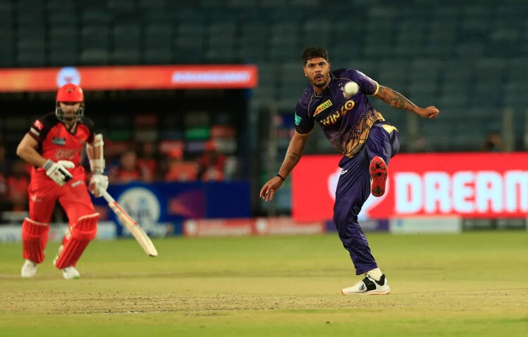 ২০১০ সালে জিম্বাবুয়ের বিপক্ষে ওয়ানডে ম্যাচে আন্তর্জাতিক অভিষেক হয় তার। তবে প্রকৃত উমেশকে চিনতে পারে বিশ্ব ২০১১ সালের পর থেকে। ২০১৫ বিশ্বকাপ ছিল তার ক্যারিয়ারের সেরা আসরগুলোর একটি। ১৮ উইকেট নিয়ে তিনি টুর্নামেন্টের অন্যতম সেরা বোলার হিসেবে জায়গা করে নেন।