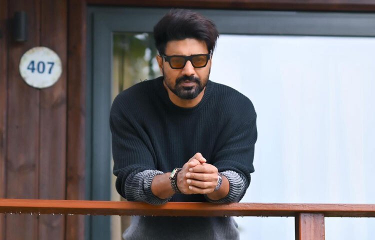 দেবের জনপ্রিয়তা তার অনুগামীদের সংখ্যায় প্রতিফলিত হয়। প্রতিটি মুক্ত ছবি, প্রতিটি অভিনয়ের চরিত্রে দর্শক আজও অনেক আগ্রহ এবং উৎসাহ অনুভব করেন। তার জন্মদিন কেবল ব্যক্তিগত উপলক্ষ নয়, বরং বাস্তুগতভাবেই বাংলা সিনেমা সমাজের এক শক্তিশালী উৎসবের মতো বিবেচিত হয়।