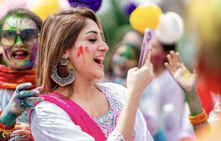 খুব অল্প সময়ের মধ্যে অভিনয় দিয়ে দর্শক মনেও জায়গা করে নিয়েছেন পূজা। ছবি: ফেসবুক থেকে