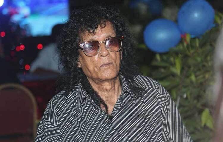 এছাড়াও টেলিভিশন ও মঞ্চে অভিনয় করেছেন এ অভিনেতা।