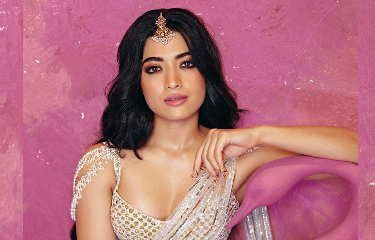 বর্তমানে সিনেমা প্রতি রাশমিকা পারিশ্রমিক নেন ৩-৪ কোটি রুপি। ভারতের ৫ শহরে পাঁচটি বাড়ি আছে তার। মুম্বাই, গোয়া, বেঙ্গালুরু, কুর্গ ও হায়দ্রাবাদে নিজস্ব বাড়িতে কাজ কিংবা অবকাশ যাপনে যান তিনি।