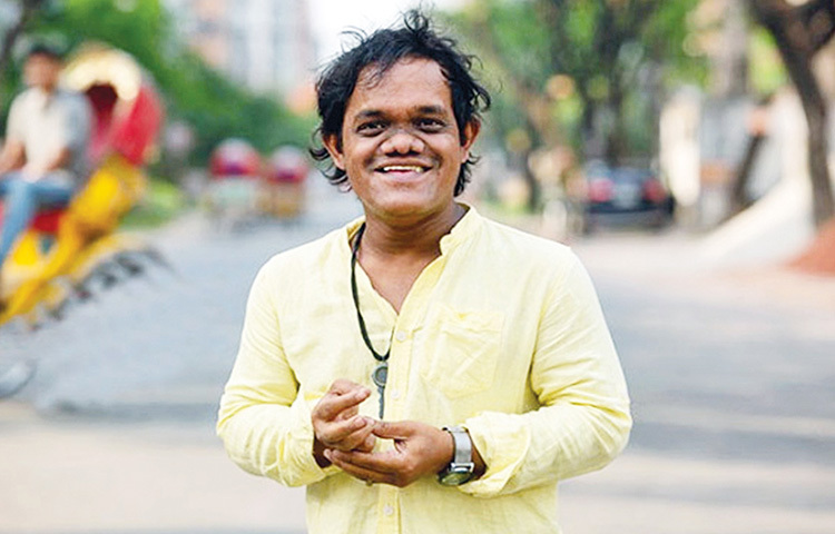 ২০১৯ সালের ২৫ অক্টোবর না ফেরার দেশে পাড়ি জমান গুণী এই শিল্পী।