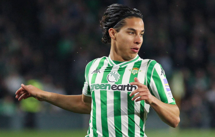 কনকাকাফ গোল্ড কাপ ও অলিম্পিকে মেক্সিকোর জার্সিতে তার উপস্থিতি ছিল অত্যন্ত গুরুত্বপূর্ণ। বিশেষ করে টোকিও অলিম্পিকে মেক্সিকোর ব্রোঞ্জজয়ী দলে তিনি ছিলেন এক উজ্জ্বল মুখ।