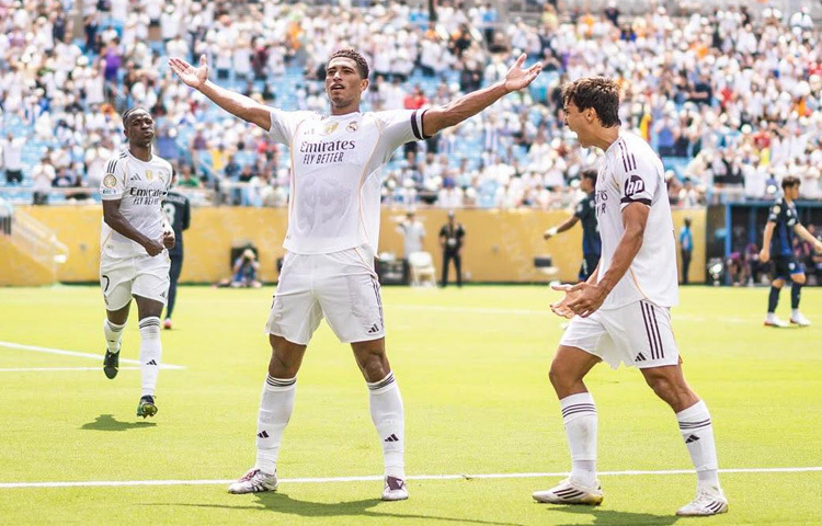 ২০২৩ সালে ইউরোপীয় ফুটবলের রাজপুত্রদের ক্লাবে, অর্থাৎ রিয়াল মাদ্রিদে পাড়ি জমান। এক মৌসুমেই হয়ে ওঠেন লা লিগার অন্যতম সেরা খেলোয়াড়। গোল করার দায়িত্ব নিতে পিছুপা হননি, আবার মাঝমাঠ সামলানোর ভারও কাঁধে নিয়েছেন দক্ষভাবে। এমনকি এল ক্লাসিকোতে বার্সেলোনার বিপক্ষে গোল করে মাদ্রিদ সমর্থকদের হৃদয়ে ঠাঁই করে নেন।