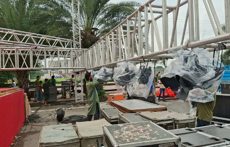 পাশাপাশি সাউন্ড সিস্টেম ও লাইটিংয়ের কাজও চলমান রয়েছে।