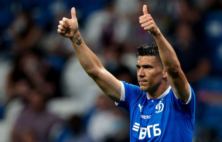 ২০১৮ সালে ইংলিশ প্রিমিয়ার লিগের ক্লাব ওয়েস্ট হ্যাম ইউনাইটেডে সাইন করেন ফাবিয়ান বালবুয়েনা। ইউরোপের অন্যতম প্রতিযোগিতামূলক লিগে খেলে তিনি নিজের দক্ষতার প্রমাণ দেন। যদিও প্রিমিয়ার লিগে প্রতিযোগিতা কঠিন ছিল, তবুও বালবুয়েনা তার পারফরম্যান্স দিয়ে ভক্তদের মুগ্ধ করেছেন।