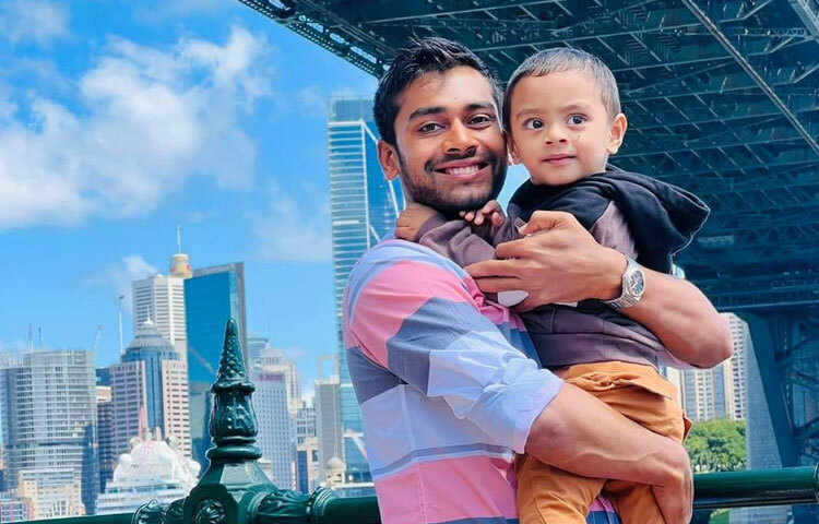 মিরাজের ব্যক্তিগত জীবনও বেশ শান্ত ও সরল। তিনি পারিবারিক মানুষ হিসেবে পরিচিত। ক্রিকেটের বাইরেও তিনি সামাজিক কর্মকাণ্ডে অংশ নেন এবং তরুণদের উৎসাহ দেন খেলাধুলায় যুক্ত হতে।