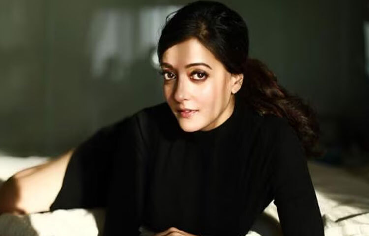 মিডিয়ার উজ্জ্বল আলোর পেছনে তিনি এক ভীষণ সংযমী মানুষ। আজকের দিনে যেখানে সামাজিক মাধ্যমে প্রতিনিয়ত নিজেকে তুলে ধরা হয়, সেখানে রাইমা অনেকটাই ব্যতিক্রম। তিনি নিজের ব্যক্তিগত জীবনকে রেখেছেন নিজের মতো গোপন, শান্ত। এই গোপনীয়তাই তার এক ধরনের সৌন্দর্য-যা তাকে আরও রহস্যময় করে তোলে।