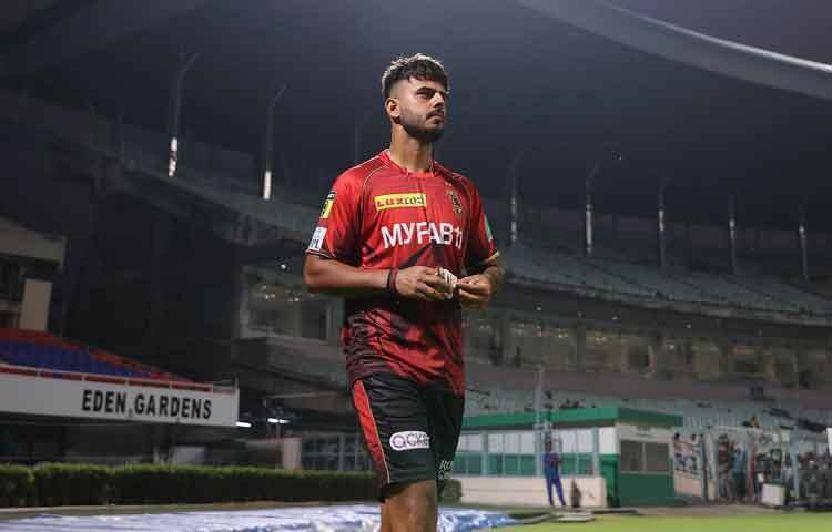 তবে নিতিশের আসল শক্তি ব্যাটিংয়ে, বিশেষ করে স্পিন বোলিংয়ের বিরুদ্ধে। লং অন, মিডউইকেট কিংবা কভার দিয়ে খেলতে তার আত্মবিশ্বাস চোখে পড়ার মতো। তিনি এমন একজন ব্যাটসম্যান, যিনি চাপের মধ্যেও স্ট্রাইক রোটেশন জানেন, আবার প্রয়োজন হলে ঝুঁকিও নিতে পারেন।