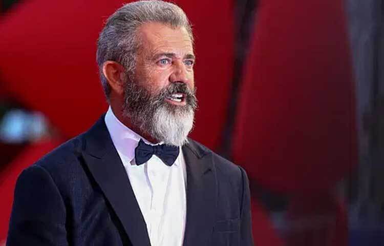 অভিনেতা মেল গিবসনের বাড়িও পুড়ে গেছে।