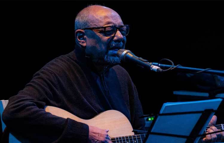 সমসাময়িক অঞ্জন দত্তের আর একটি ছবি হল ‘রঞ্জনা আমি আর আসব না’। এই শিল্পীর ১৭ টিরও উপরে অ্যালবাম প্রকাশ হয়েছে।