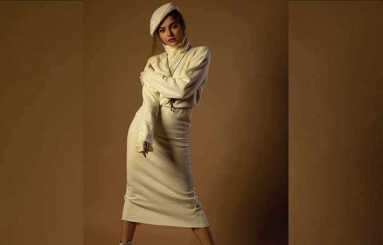 ২০০৮ সালে পর্দায় অভিষেক হয় রুবিনার। এরপর থেকে আর পেছন ফিরে তাকাতে হয়নি তার।