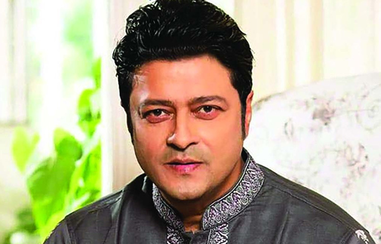 ফেরদৌস চ্যানেল আই সেরা নাচিয়ে, নৃত্য অনুষ্ঠানের প্রধান বিচারকের দায়িত্ব পালন করেন। মেরিল-প্রথম আলো পুরস্কারসহ বিভিন্ন জনপ্রিয় আয়োজনে উপস্থাপকের ভূমিকা পালন করেছেন।